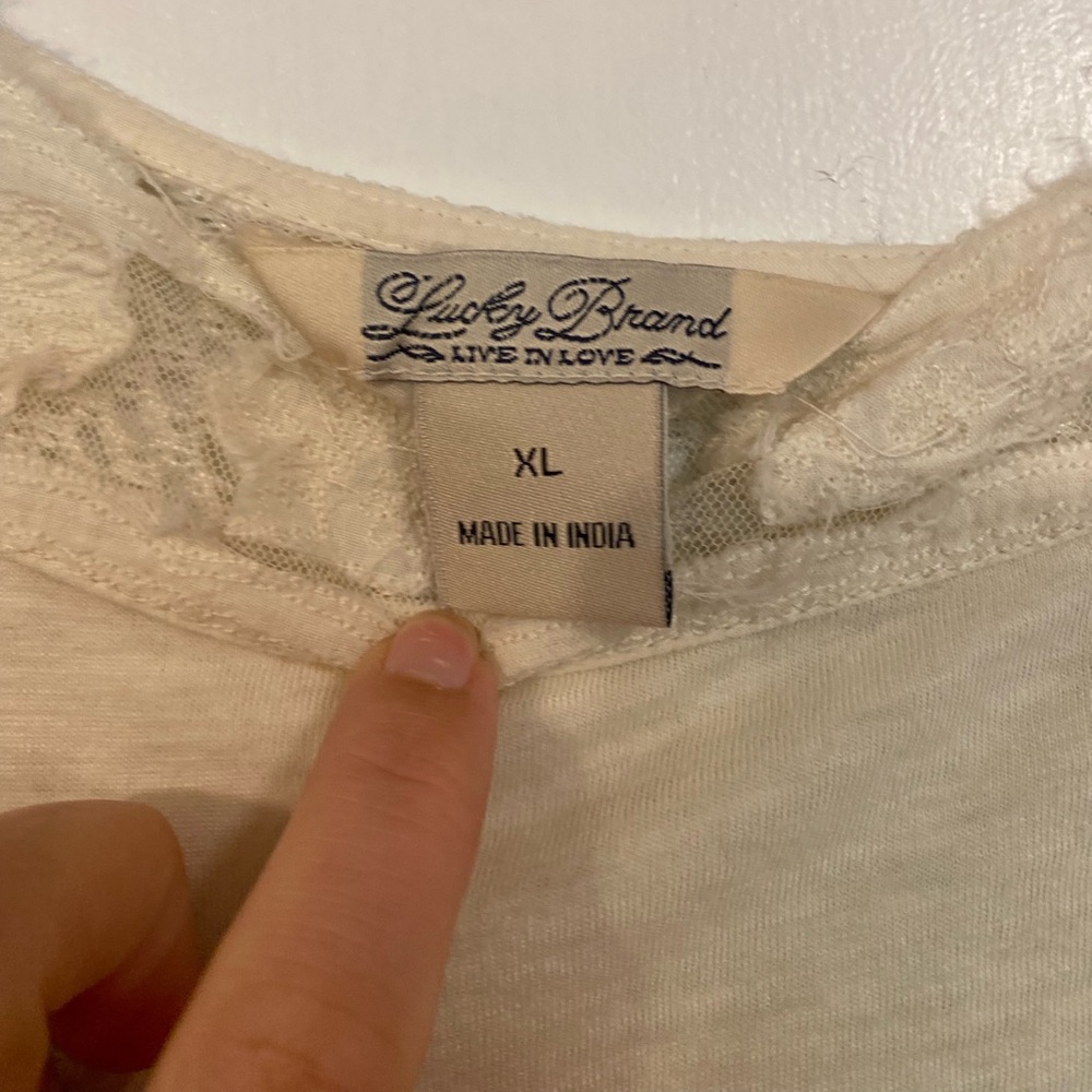 Lucky Brand High Low Beige Top, Crocheted Back - Size XL - Picture 4 of 6